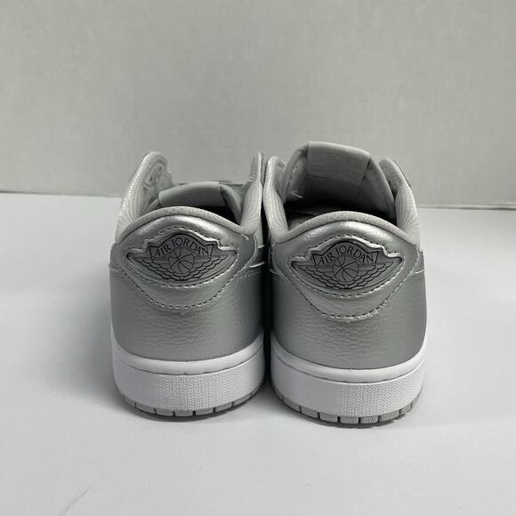 Air Jordan 1 Retro Low OG Metallic Silver CZ0790 002 Size 8 Grey Low Top Sneaker